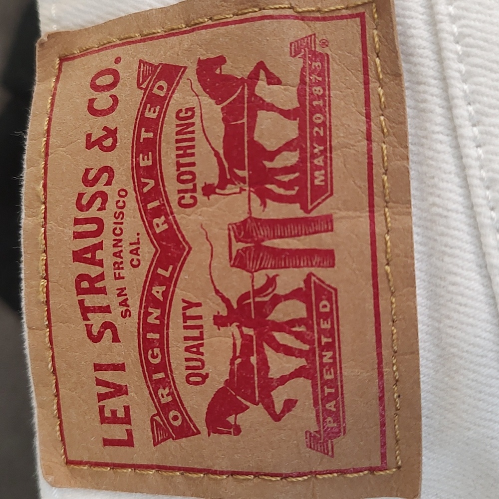 Levi's High-rise Shorts - Picture 3 of 8